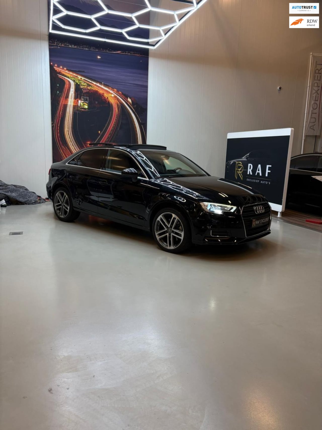 Audi A3 Limousine - 30 TFSI Sport 30 TFSI Sport - AutoWereld.nl