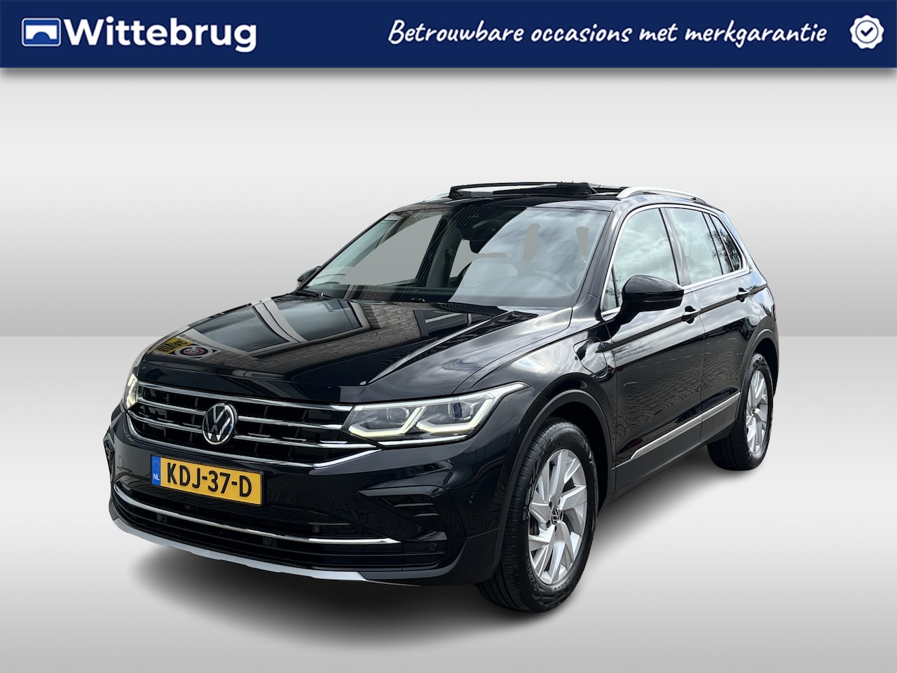 Volkswagen Tiguan - 1.4 TSI eHybrid Elegance / AUTOMAAT/ PANO/ TREKHAAK/ ELEK.ACHTERKLEP/ ACC/ STUUR+STOELVERW - AutoWereld.nl