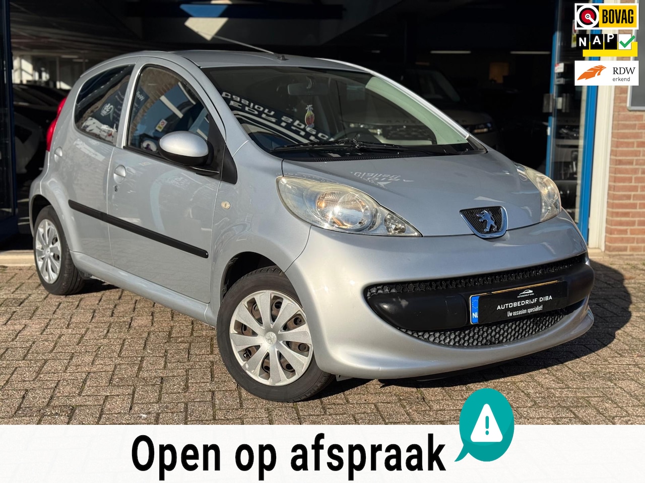 Peugeot 107 - 1.0-12V XS 2008 5drs Grijs AUT APK NAP - AutoWereld.nl