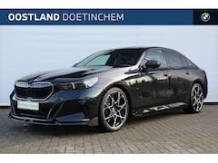 BMW 5-serie - 530e M Sport Automaat / Panoramadak / M Multifunctionele Stoelen / M-performance wielset 2