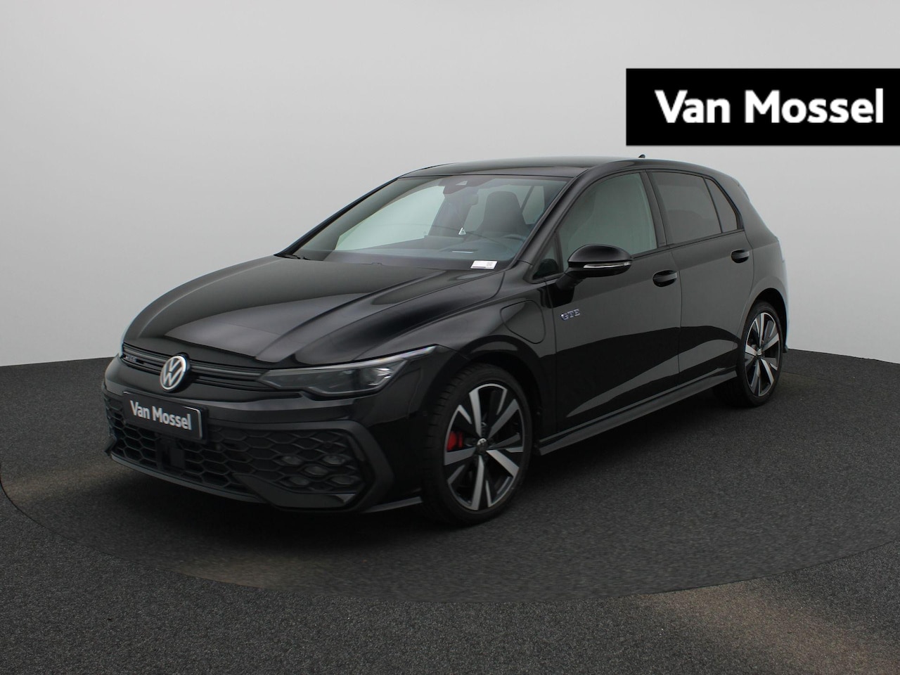 Volkswagen Golf - 1.5 eHybrid GTE 272 PK | Automaat | Plug-In | Panorama Dak | Volledig Leder | Sport Pakket - AutoWereld.nl