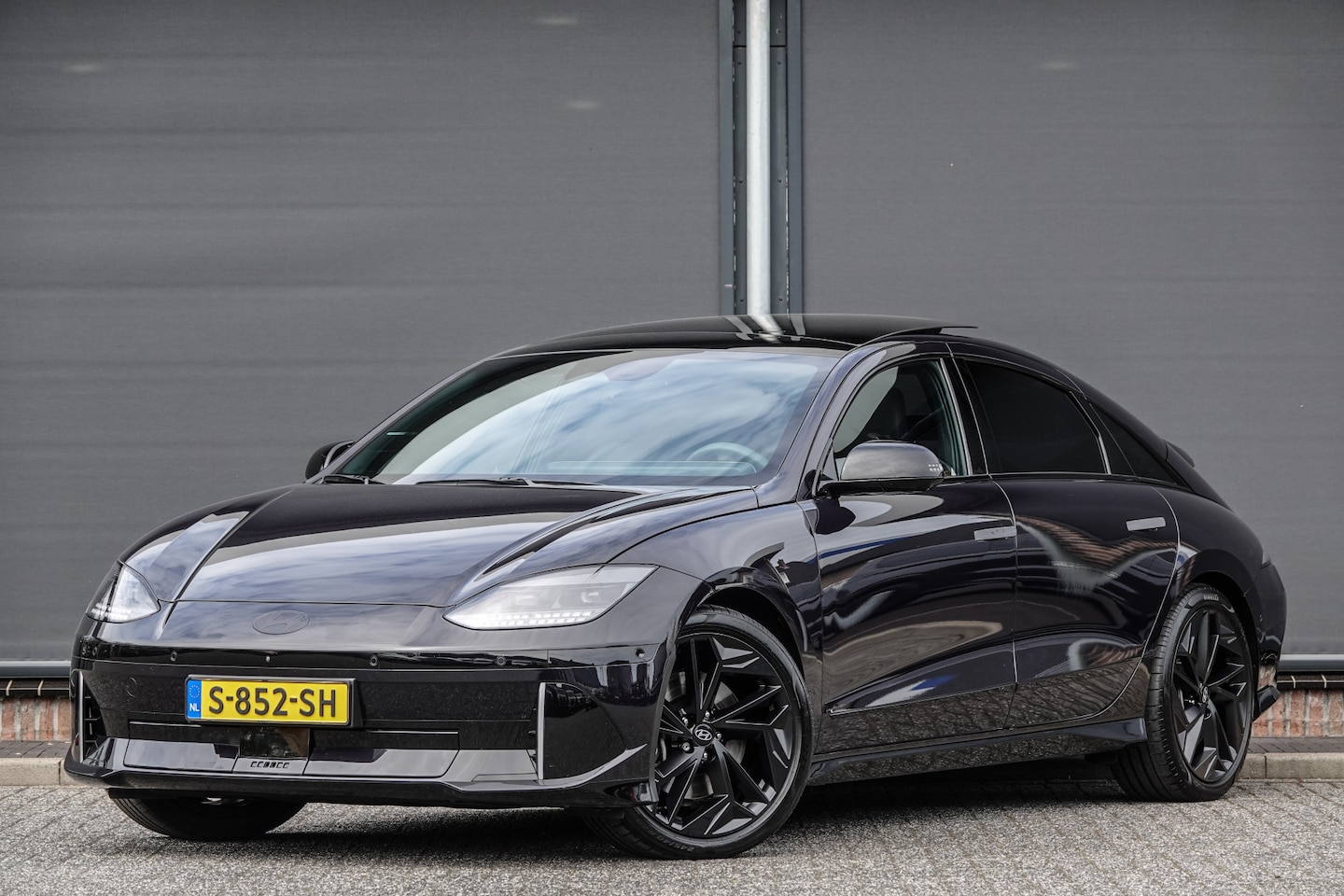 Hyundai IONIQ 6 - First Edition | 77.4 kWh 325Pk | AWD | 360° Camera | Head-up display | BOSE | Panoramadak - AutoWereld.nl