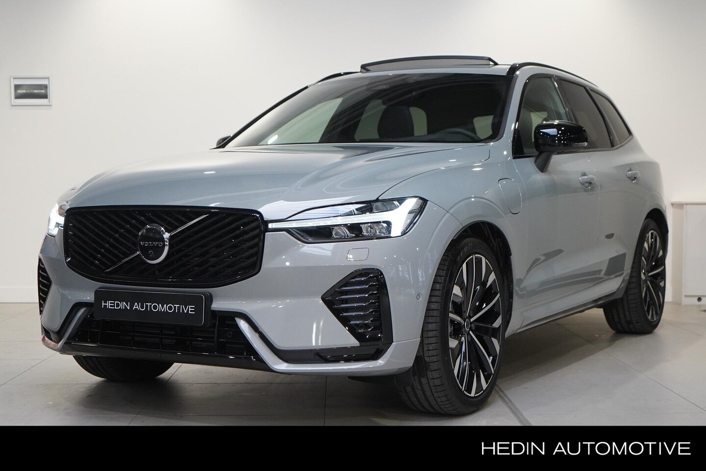 Volvo XC60 - T6 Plug-in hybrid AWD Ultra Dark 350pk | Luchtvering | Harman/Kardon | Massagestoelen | Pa - AutoWereld.nl