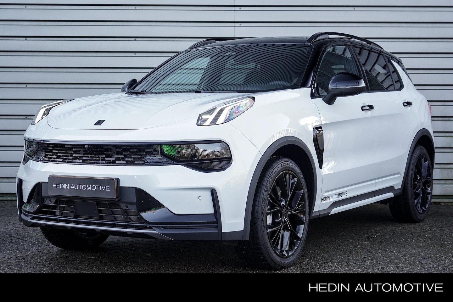 Lynk & Co 01 - 1.5 More 10X  !! ACTIE !! MORE | Panoramadak | 360° camera | Stuurverwarming | - AutoWereld.nl
