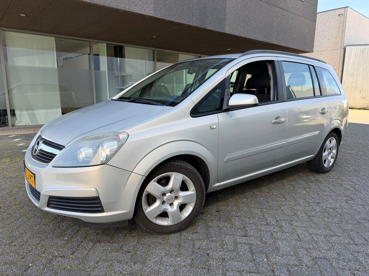 Opel Zafira - 1.8 Enjoy AIRCO BJ 9-2006 APK 9-2026 - AutoWereld.nl