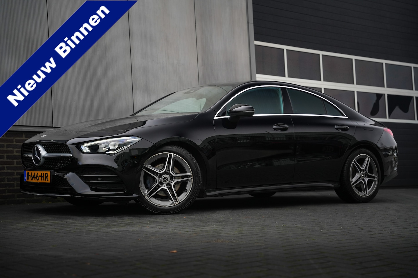 Mercedes-Benz CLA-Klasse - 180 136 pk Business Solution Luxury AMG-Sportpakket / Sfeer-Verl./ Led-Koplamp/ Sport-Stoe - AutoWereld.nl
