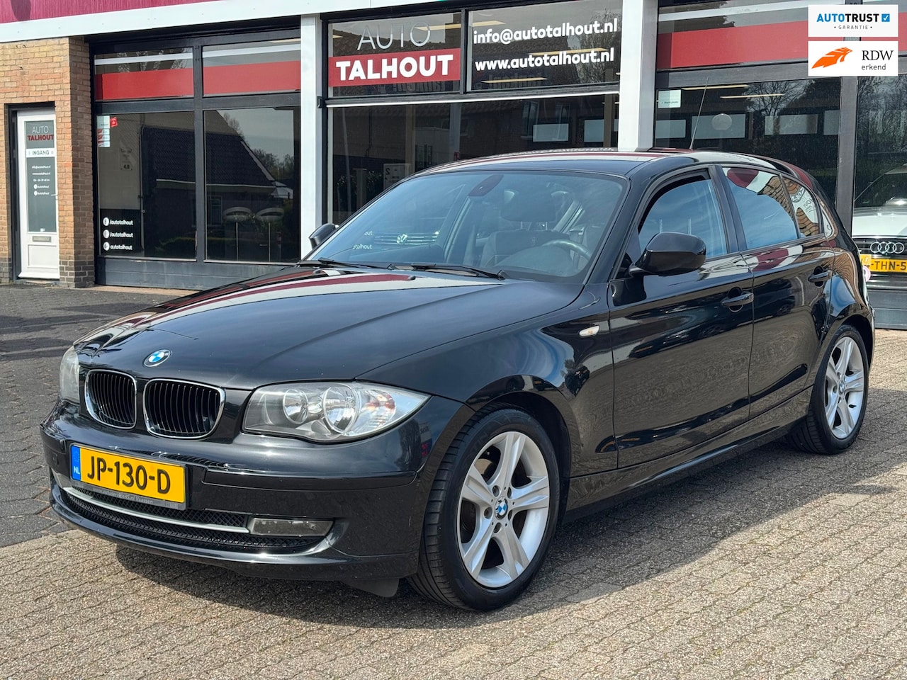 BMW 1-serie - 116i High Executive | AIRCO, STOELVERWARMING, CRUISE CONTROL, PDC - AutoWereld.nl