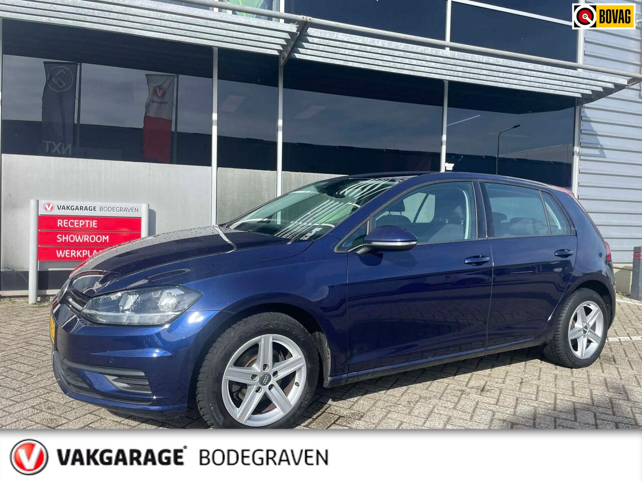 Volkswagen Golf - 1.0 TSI Comfortline AUTOMAAT / CarPlay /camera - AutoWereld.nl