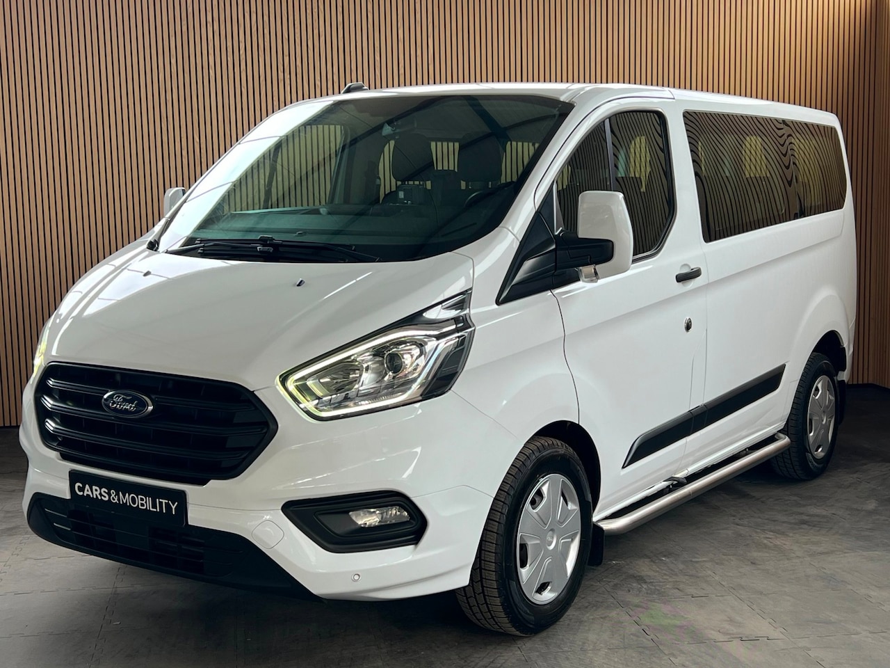 Ford Transit Custom - 9-persoons – taxi klaar – direct inzetbaar – rijklaar - AutoWereld.nl