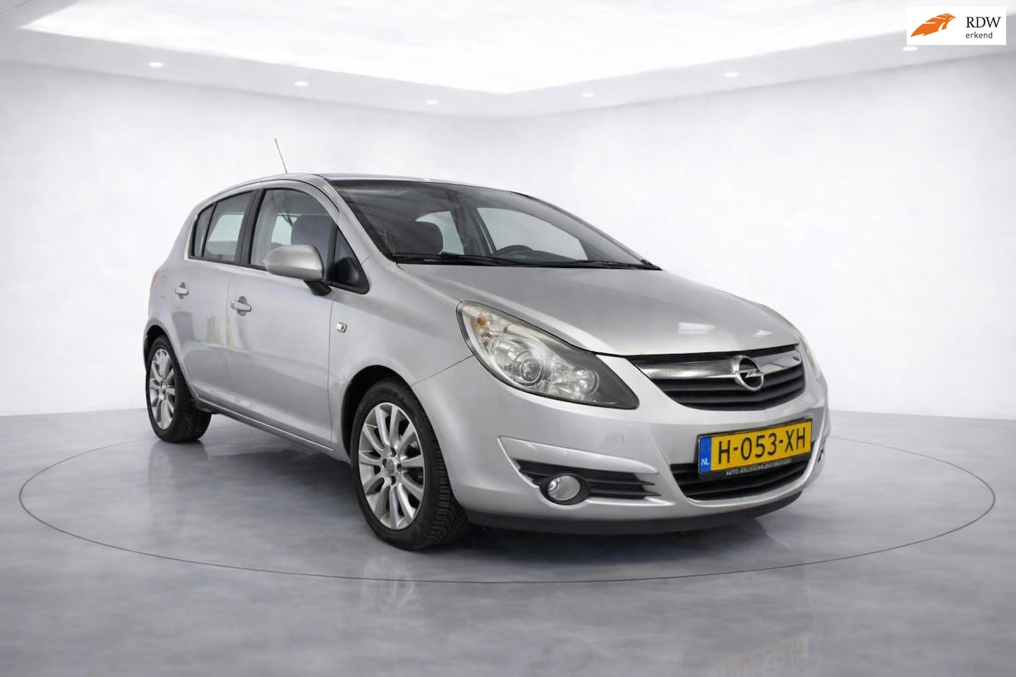 Opel Corsa - 1.4-16V Cosmo| VOL opties - AutoWereld.nl