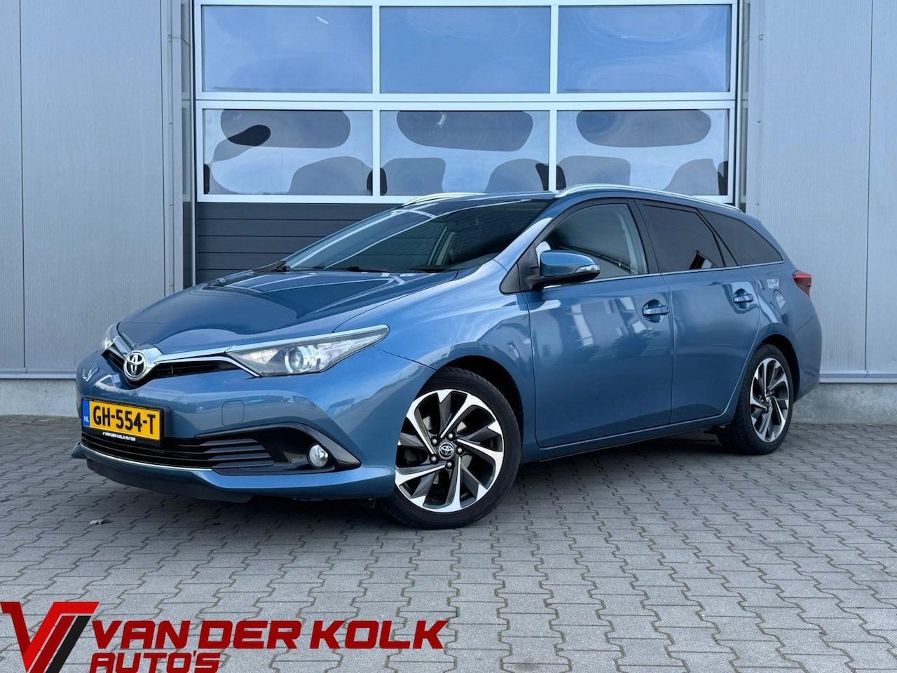 Toyota Auris Touring Sports - 1.2T Dynamic | Camera | Navigatie | LED | Cruise | Climate | Trekhaak - AutoWereld.nl