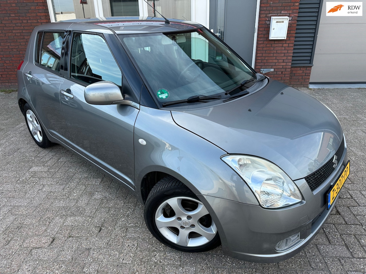 Suzuki Swift - 1.5 Comfort / Airco / 5DRS / LM / MF Stuur - AutoWereld.nl