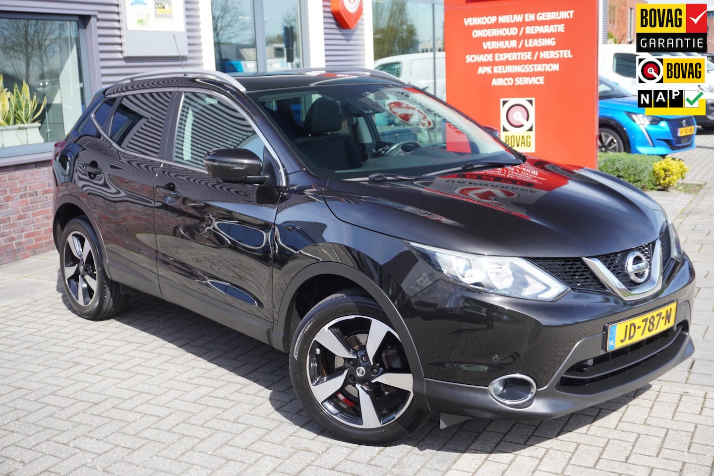 Nissan Qashqai - 1.2 N-Connecta / 360 Camera / Carplay / Pano / Trekhaak / Cruise control - AutoWereld.nl