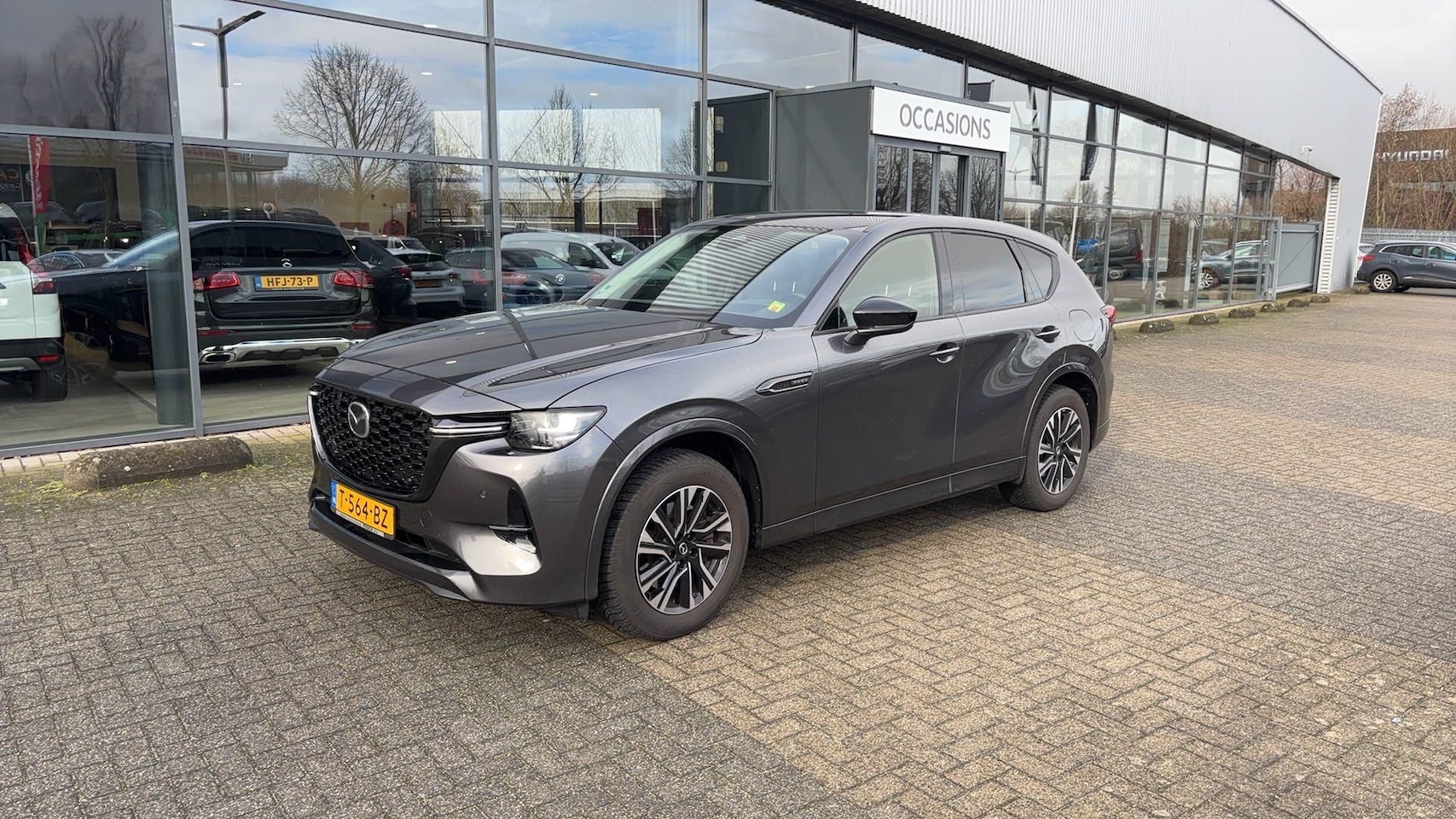 Mazda CX-60 - 2.5 e-SkyActiv PHEV Takumi | Panoramadak | Trekhaak | Stoelverwarming en Ventilatie | - AutoWereld.nl