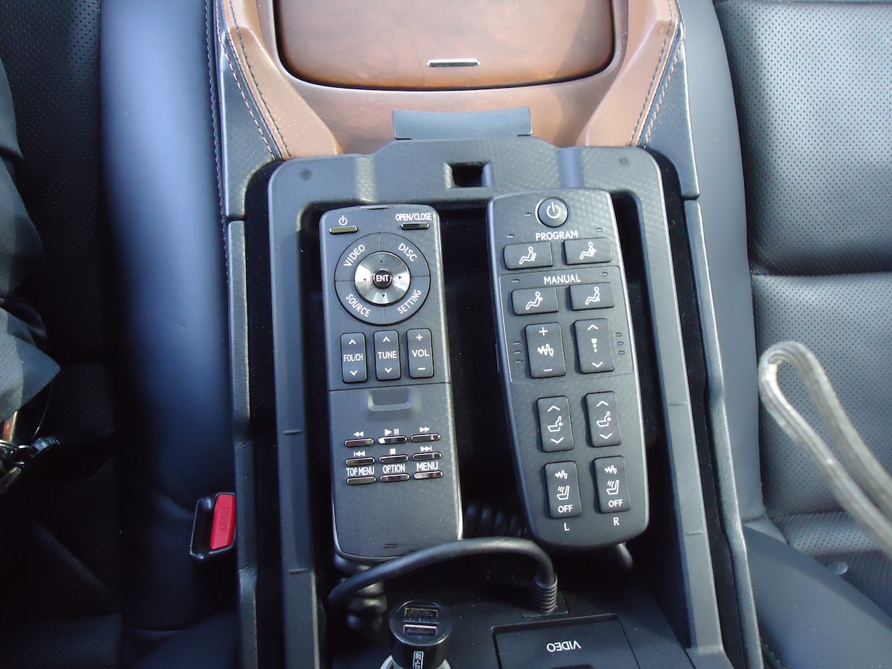 Lexus LS - 600h L. President 4p. unieke nederlandse auto