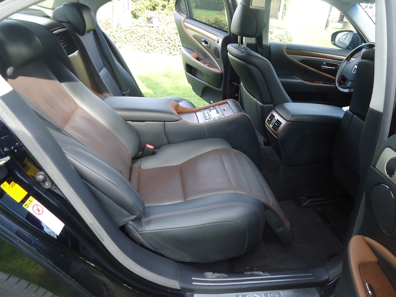 Lexus LS - 600h L. President 4p. unieke nederlandse auto