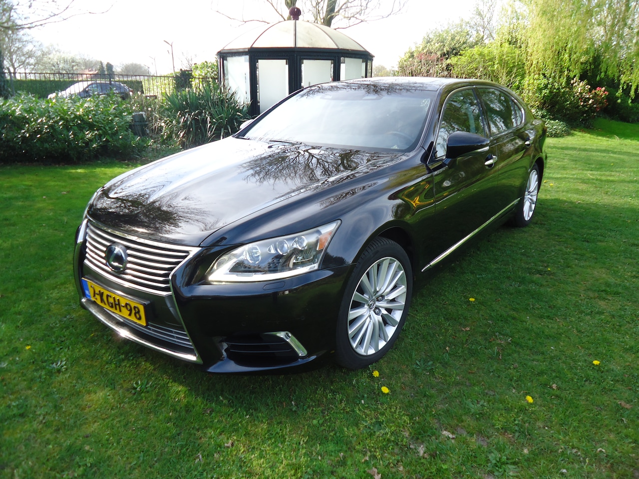 Lexus LS - 600h L. President 4p. unieke nederlandse auto