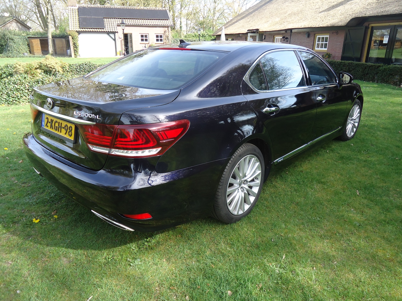Lexus LS - 600h L. President 4p. unieke nederlandse auto