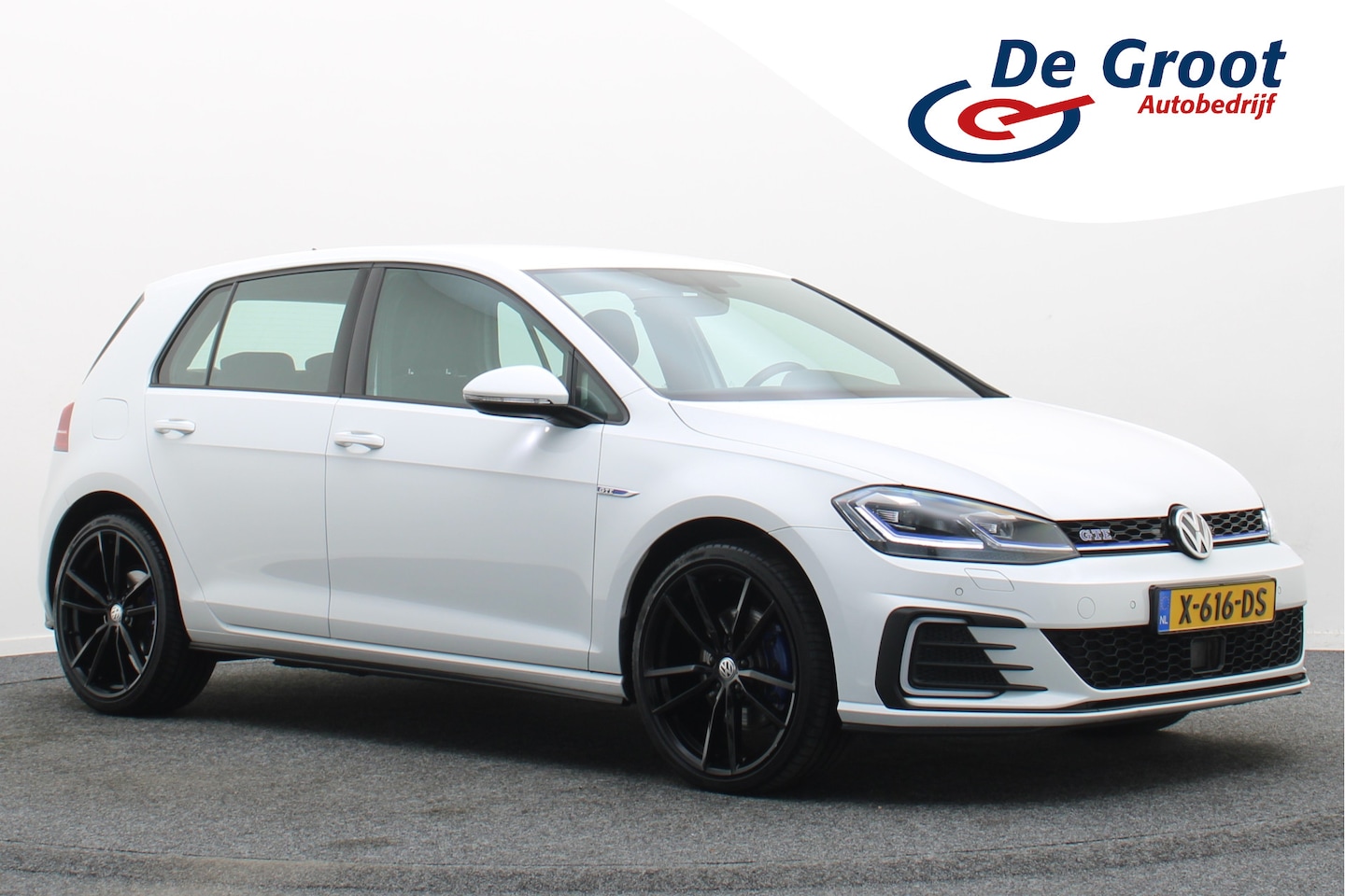 Volkswagen Golf - 1.4 TSI PHEV GTE Virtual Cockpit, Apple Carplay, LED, Stoelverwarming, 19" - AutoWereld.nl