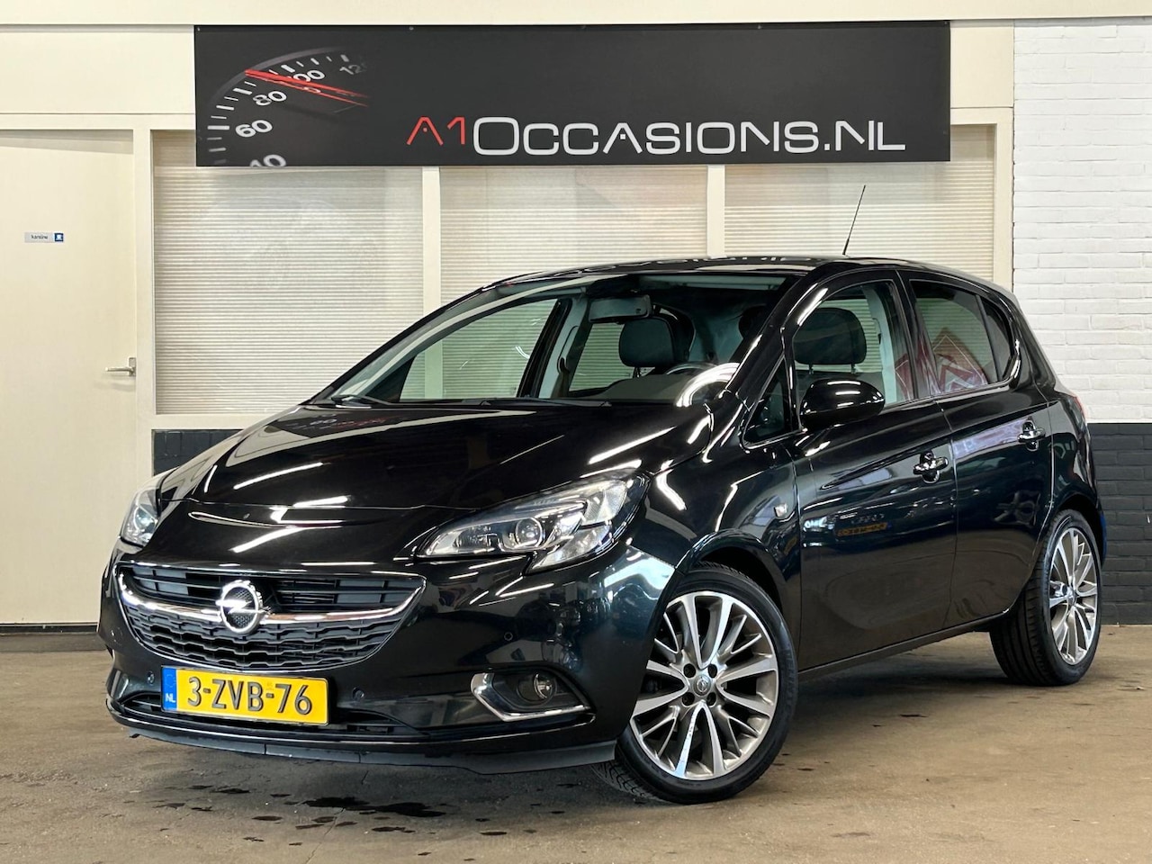 Opel Corsa - 1.4 Cosmo + AUTOMAAT - AutoWereld.nl