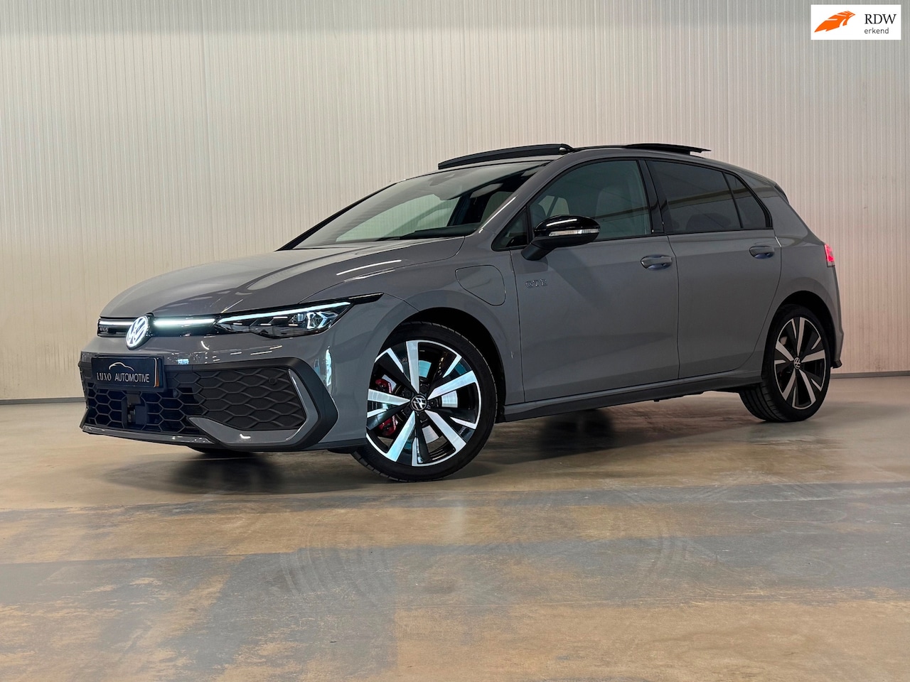 Volkswagen Golf - 1.5 eHybrid GTE | HUD | PANO | NARDO GREY | CAMERA | AMBIANCE - AutoWereld.nl