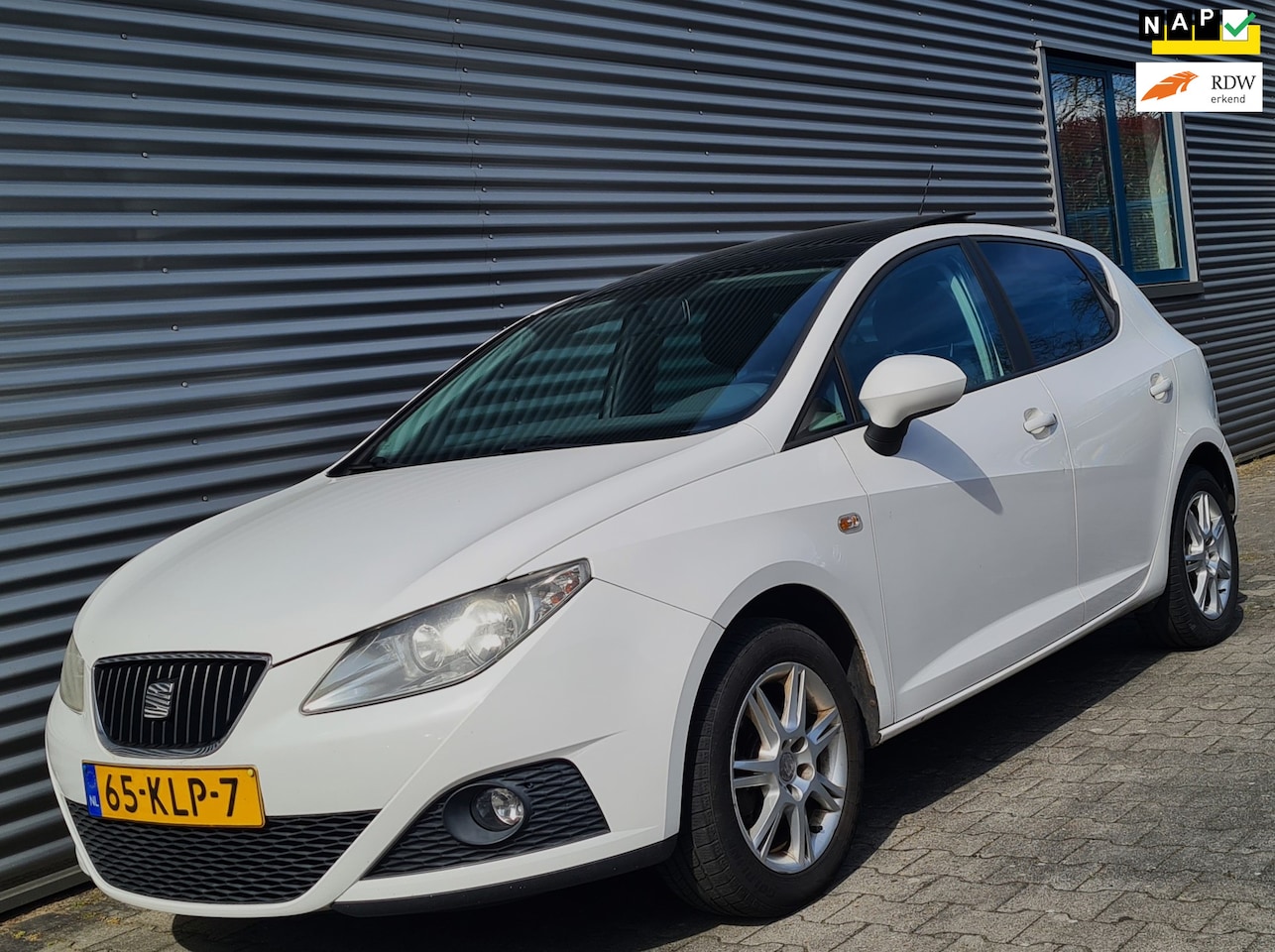 SEAT Ibiza - 1.4 Style 5drs 01-2010 Candy White - AutoWereld.nl
