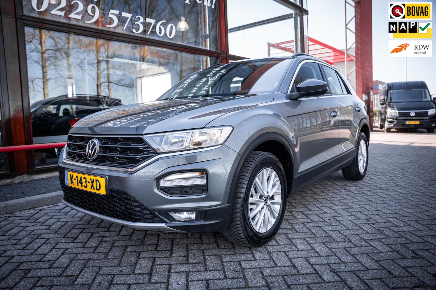Volkswagen T-Roc - 1.0 TSI Style |Virtual Cockpit | Trekhaak | Adapt. cruise | Carplay | Parkeerhulp | - AutoWereld.nl