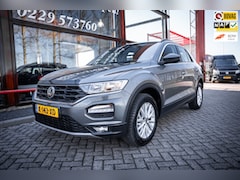 Volkswagen T-Roc - 1.0 TSI Style |Virtual Cockpit | Trekhaak | Adapt. cruise | Carplay | Parkeerhulp |