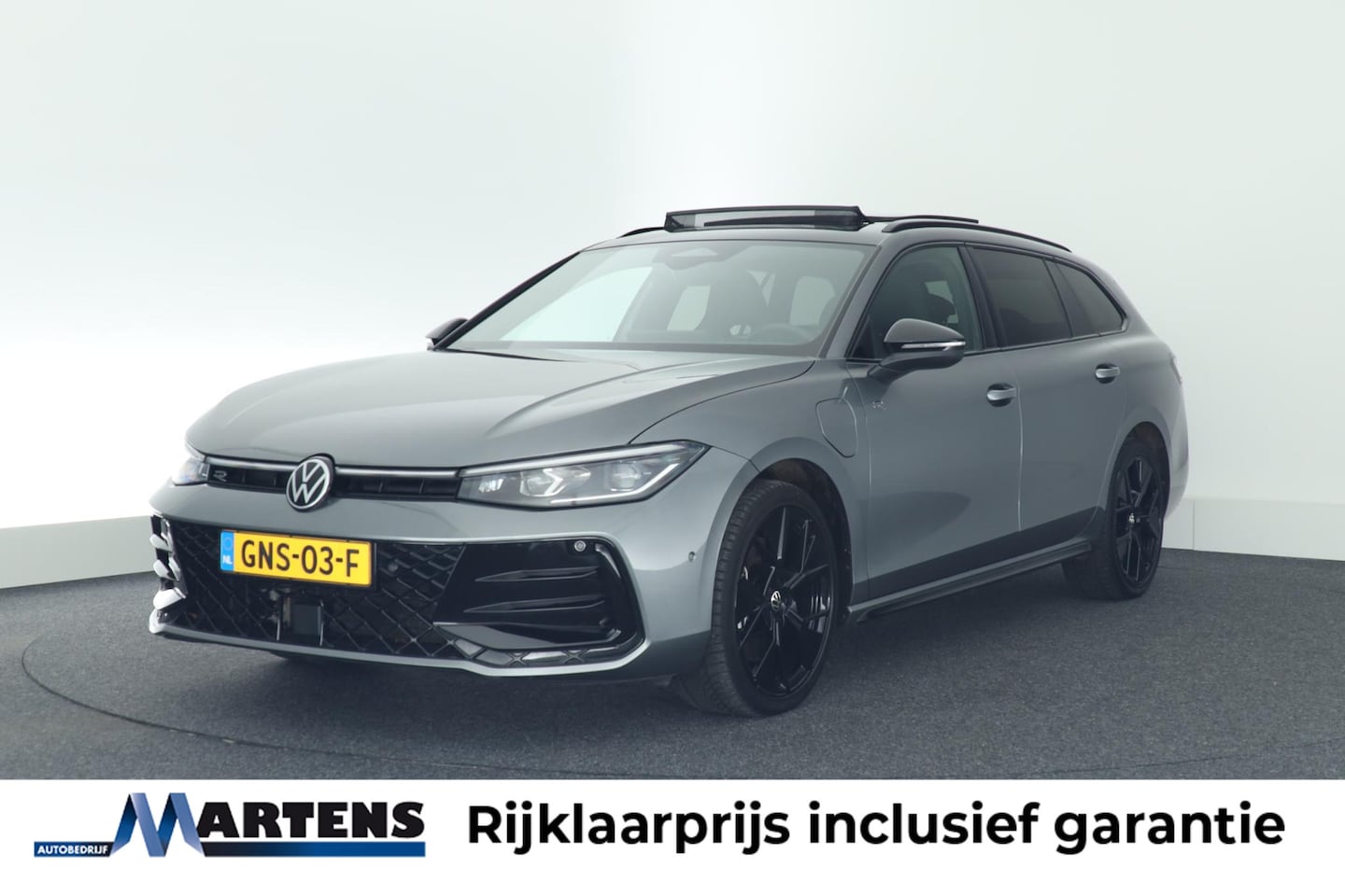 Volkswagen Passat Variant - 1.5 eHybrid 204pk R-Line Edition Black Style Trekhaak Camera Head-Up Panoramadak Leder Mem - AutoWereld.nl