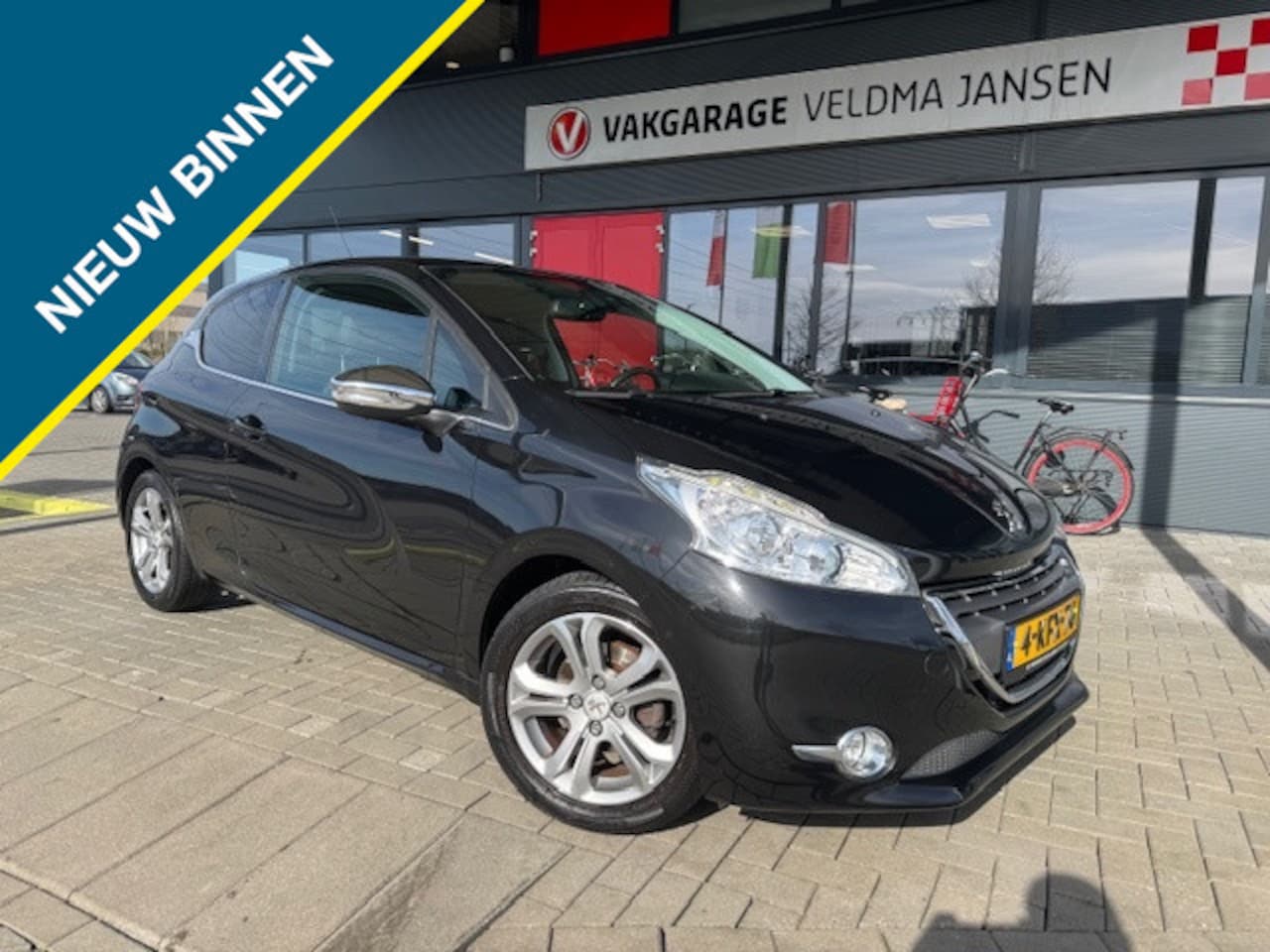 Peugeot 208 - 1.6 VTi ALLURE 3-DRS. + ECC/CRUISE/LEDER/LMV/NAVI/PDC - AutoWereld.nl