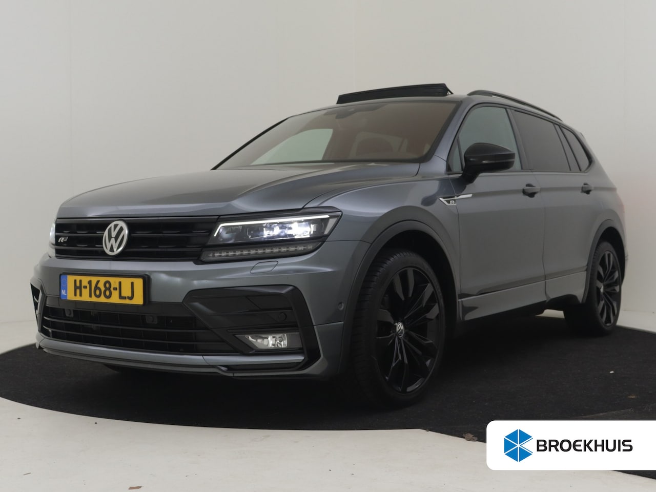 Volkswagen Tiguan Allspace - 1.5 TSI Highline Business R 150Pk DSG/AUTO | Glazen panorama-dak | Trekhaak electrisch | N - AutoWereld.nl