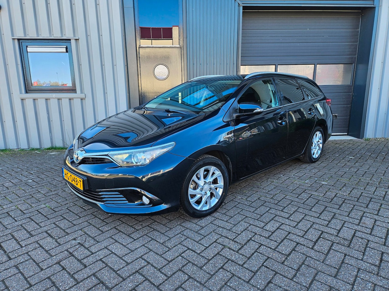 Toyota Auris - - 1.8 Hybrid | PANO | CAM | KEYLESS | 2015! - AutoWereld.nl