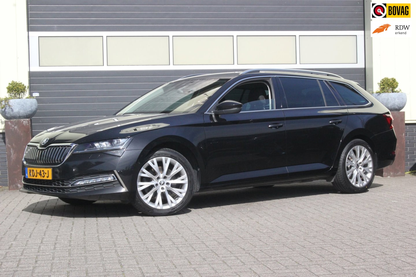 Skoda Superb - 1.4 TSI iV Business Edition Plus 1.4 TSI iV Business Edition Plus | Trekhaak | - AutoWereld.nl