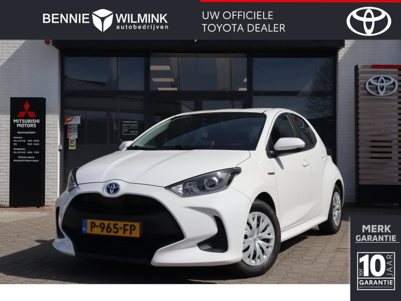 Toyota Yaris - 1.5 Hybrid Comfort | All Seasons - AutoWereld.nl