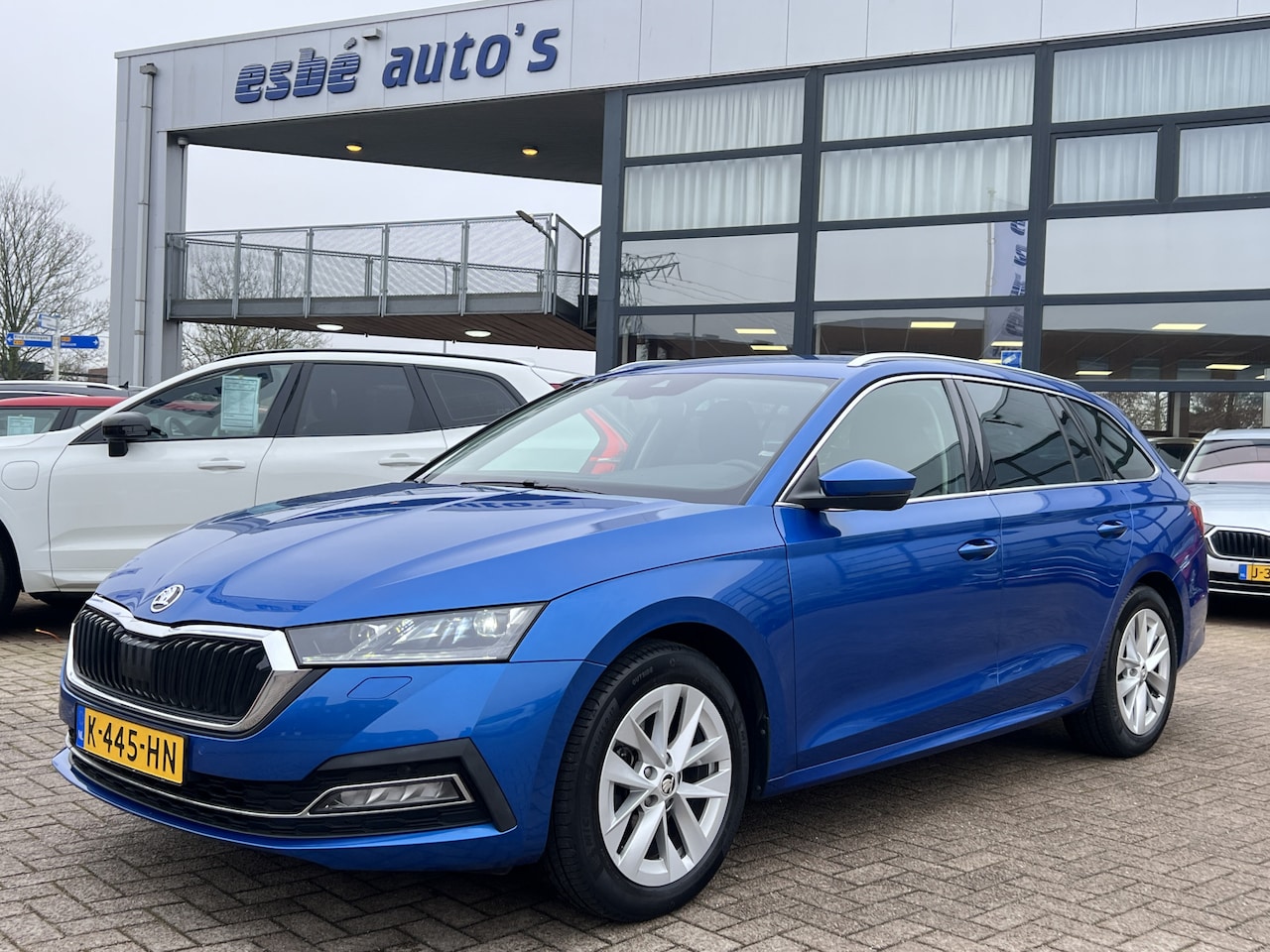 Skoda Octavia Combi - 1.5 TSI 150 pk First Edition Trekhaak Navi Led Matrix Stoelverwarming Adaptieve Cruise ACC - AutoWereld.nl