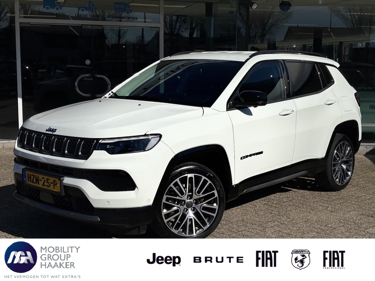 Jeep Compass - 4xe 240 Plug-in Hybrid Electric Summit | Safety Pack | Premium Pack | Winter Pack | - AutoWereld.nl