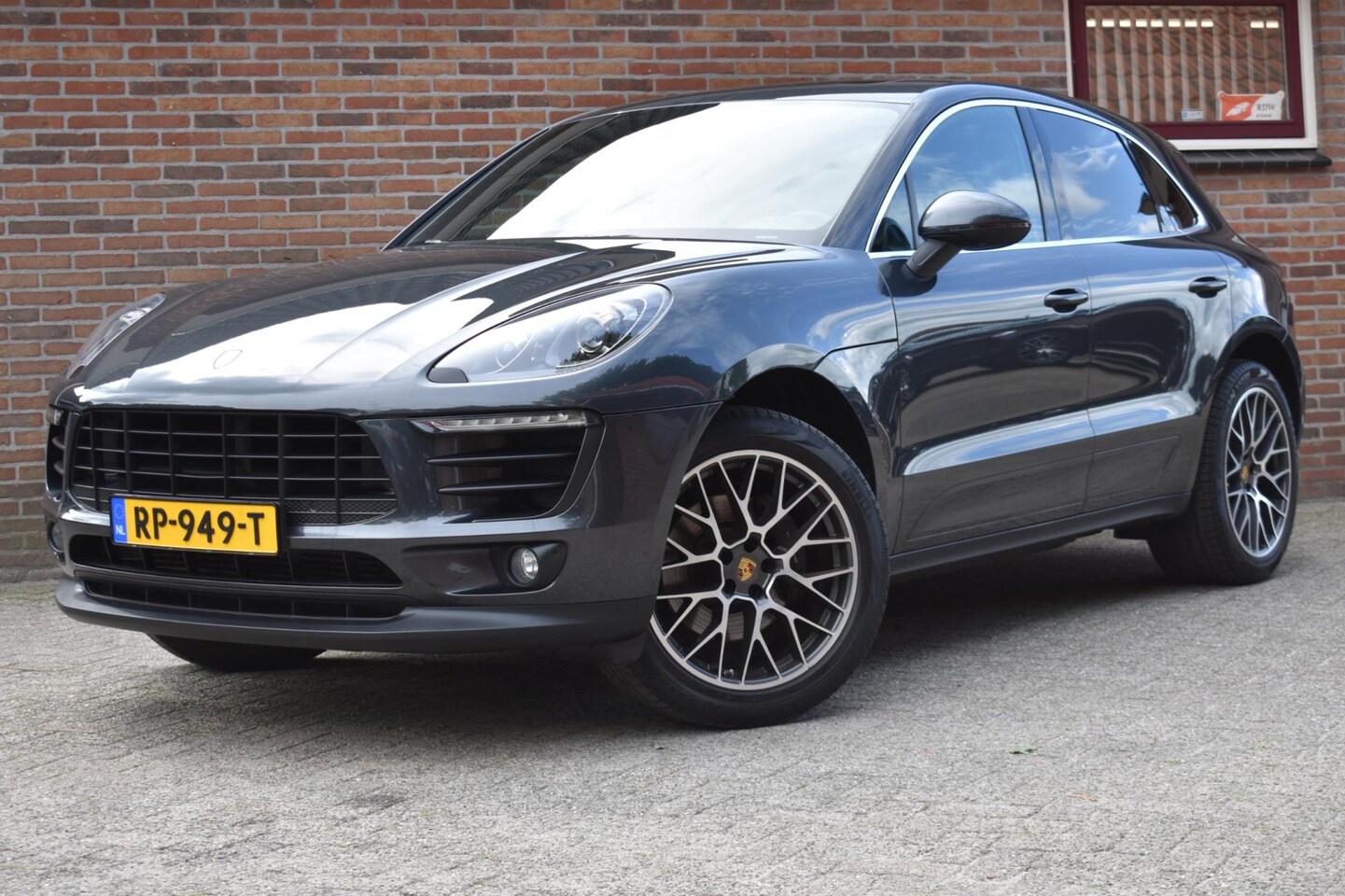 Porsche Macan - 2.0 '18 Pano Leder Clima Navi Cruise Inruil mogelijk - AutoWereld.nl