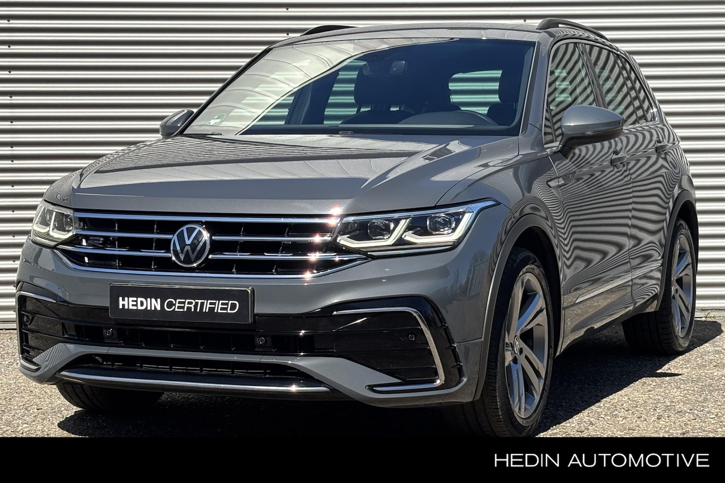 Volkswagen Tiguan - 1.5 TSI R-Line Nederlandse Auto / Eerste eigenaar / Adaptieve Cruise Control / Volledig Di - AutoWereld.nl