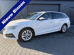 Skoda Octavia Combi - 1.4 TSI iV PHEV Sportline Bj 2022, Navi, 18inch, Cruise, Pdc 204pk