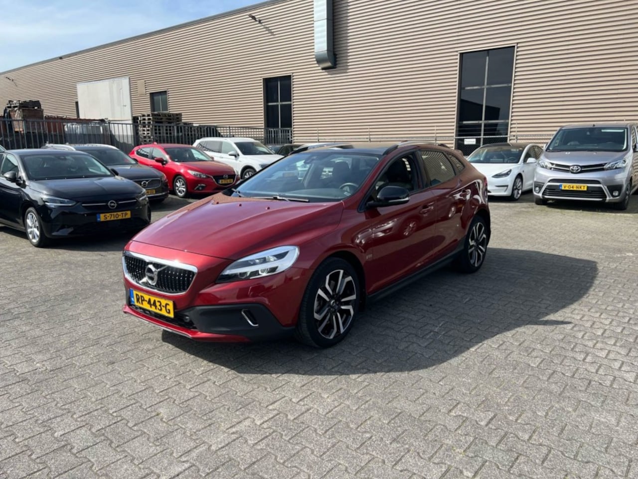 Volvo V40 - 1.5 T3 Nordic+ - Pano - 18 Inch - LED - Navi - Sensoren - Camera - AutoWereld.nl