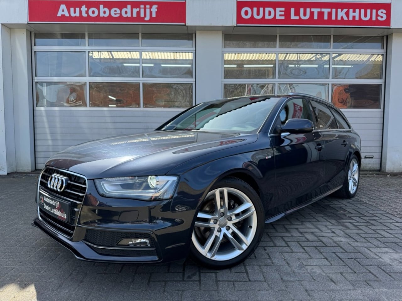 Audi A4 Avant - Avant 1.8 TFSI 170PK S-Line Automaat BenO Cruise Navi Trekhaak - AutoWereld.nl
