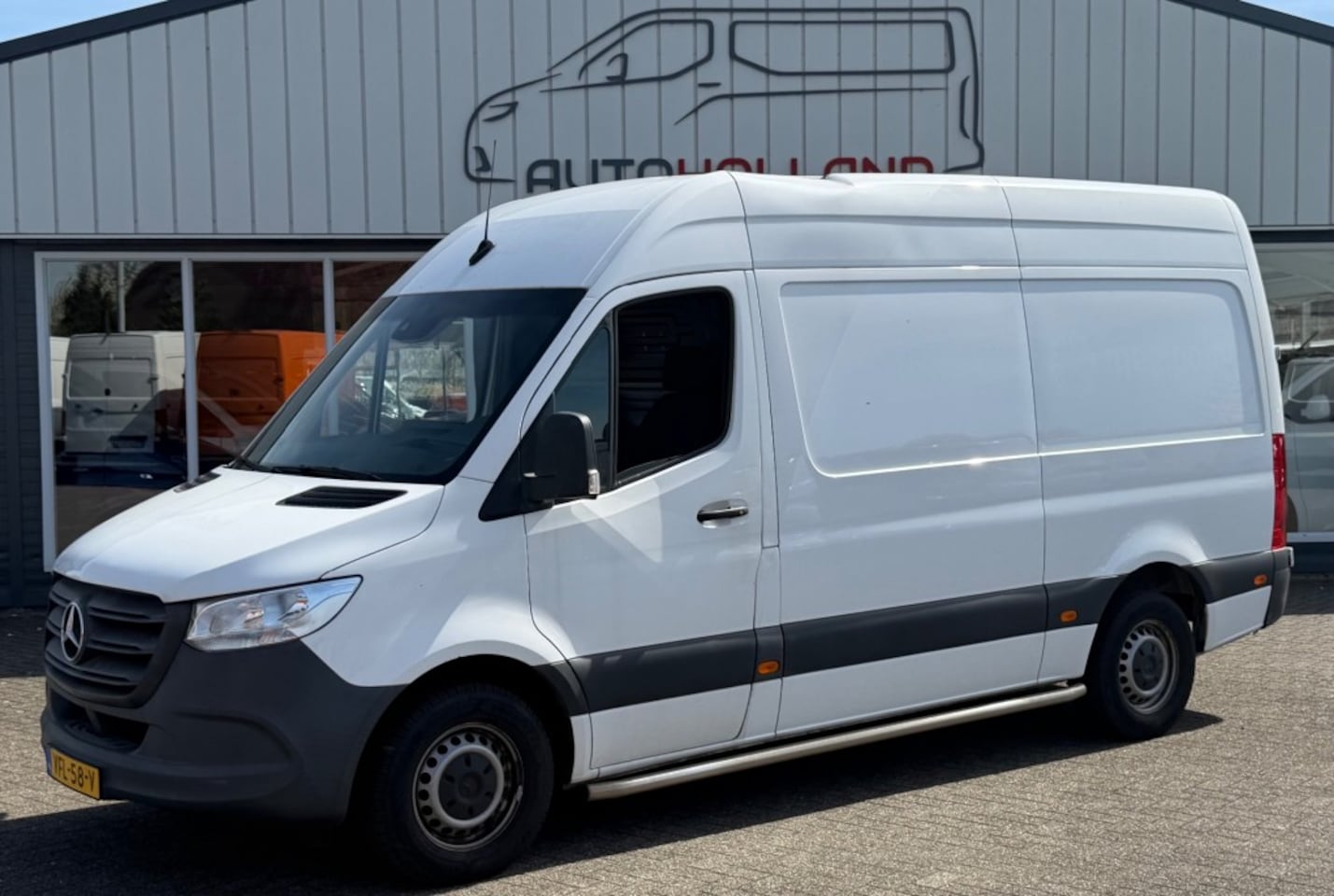 Mercedes-Benz Sprinter - 311 CDI 84KW 114PK L2H2 BEDRIJFSWAGENINRICHTING/ AIRCO/ CAMERA/ 100% DEALERONDERHOUDEN - AutoWereld.nl