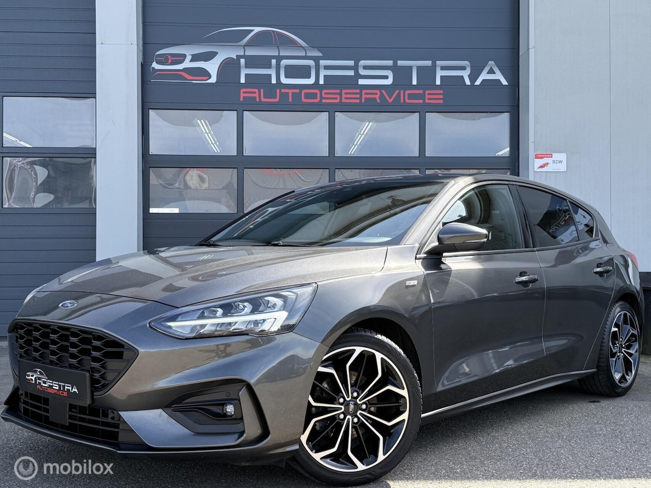 Ford Focus - 1.0 EcoBoost ST Line Camera Winterpack CarPlay 18inch - AutoWereld.nl