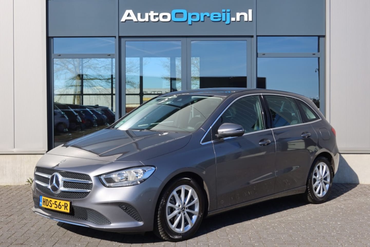 Mercedes-Benz B-klasse - B180 Premium Plus AUTOMAAT, NAVI, Camera, Trekhaak, half Leder - AutoWereld.nl