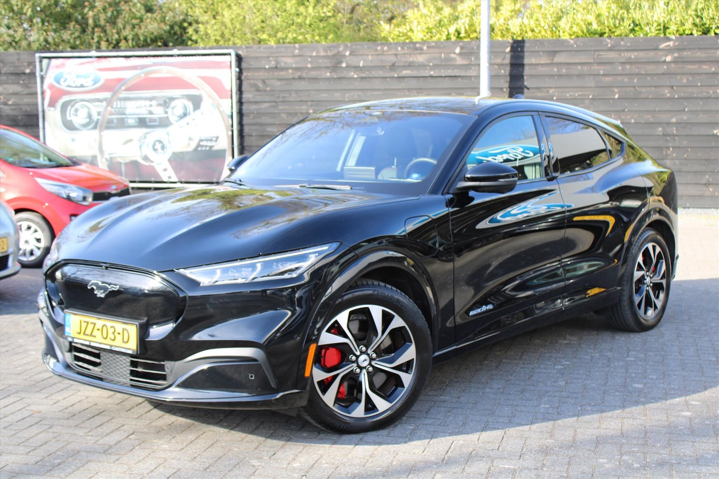 Ford Mustang Mach-E - Premium 98kWh Extended Range 351pk AWD Aut Panoramadak, - AutoWereld.nl