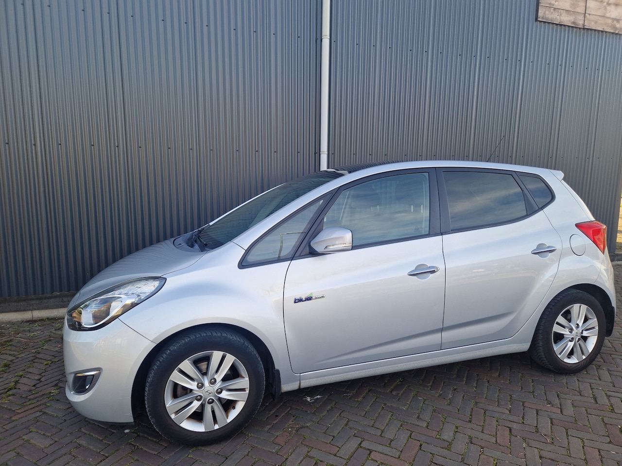 Hyundai ix20 - 1.4i i-Catcher 1.4i i-Catcher, Climatronic, trekhaak, leder, navigatie, Cruise control - AutoWereld.nl