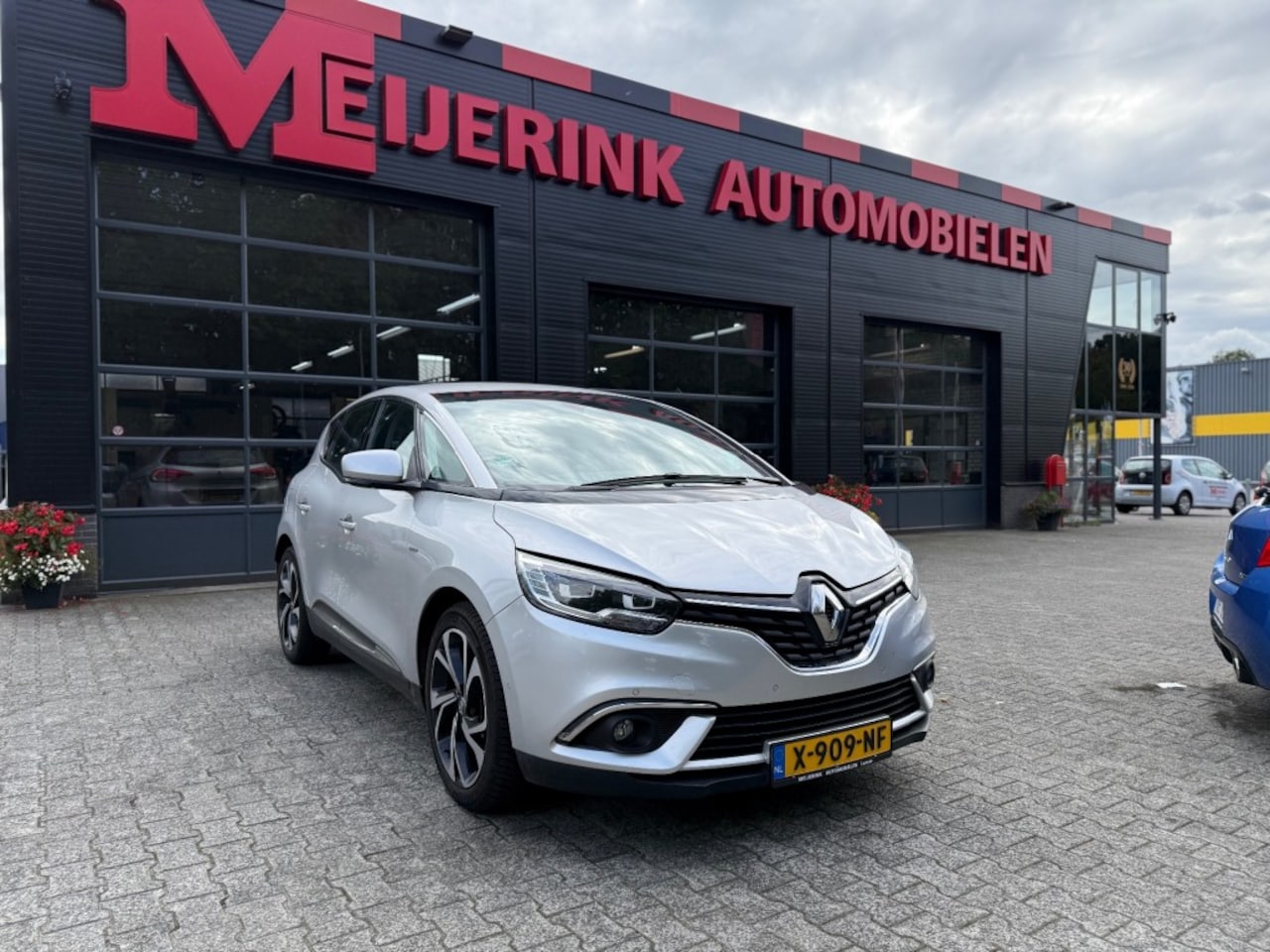 Renault Scénic - 1.2 TCE BOSE BJ.2017 NAVI CRUISE CLIMA TREKHAAK - AutoWereld.nl