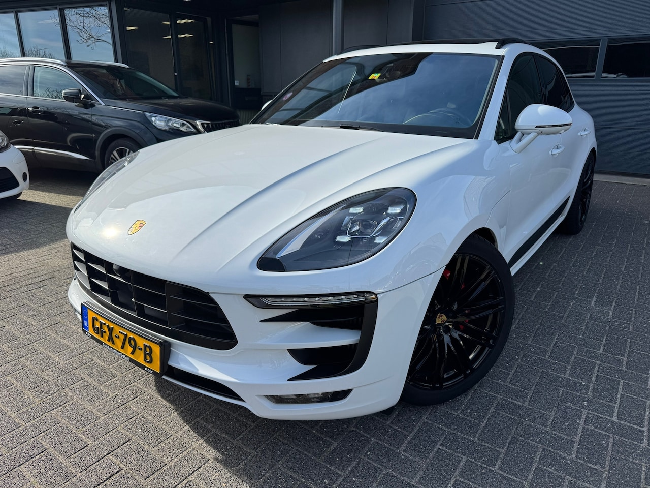 Porsche Macan - 3.0 GTS PANO 360 TREKHAAK SPORTUITLAAT KEYLESS SPORTCHRONO - AutoWereld.nl