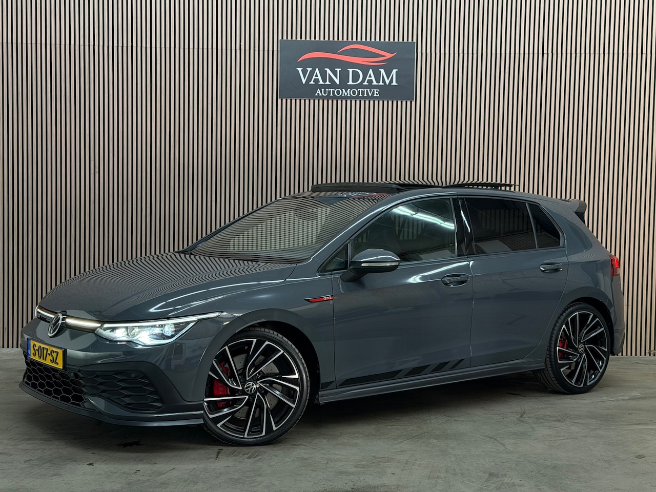 Volkswagen Golf - 2.0 TSI GTI Clubsport 2021 DSG PANO IQ-LIGHT - AutoWereld.nl