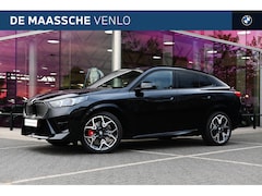 BMW iX2 - eDrive20 M Sport / Panoramadak / Trekhaak / Sportstoelen / Comfort Access / M Adaptief ond
